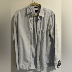 Men’s dress shirt
Blue stripes